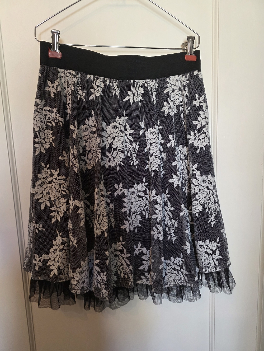 Studio Black and White Floral Lace Skater Skirt NWT